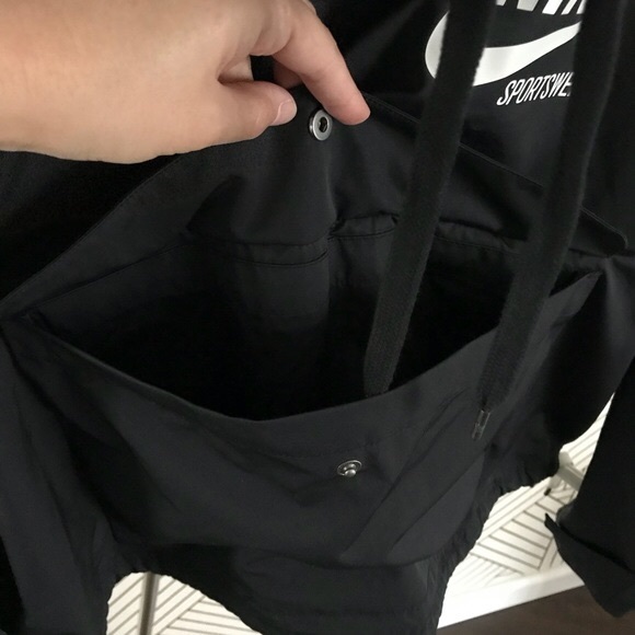 Nike Woven Funnel Neck Pullover Jacket - Picture 7 of 8